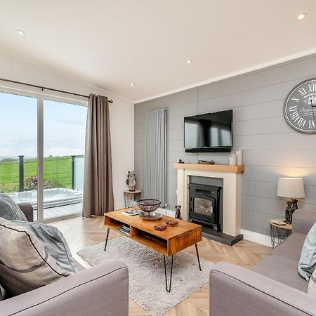 Midsomer Lodges Pilton Dış mekan fotoğraf