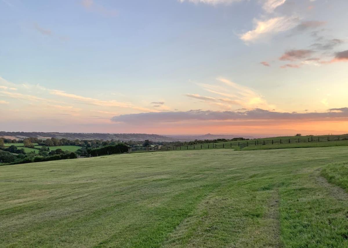 Midsomer Lodges Pilton Dış mekan fotoğraf