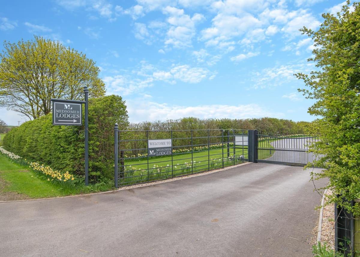 Midsomer Lodges Pilton Dış mekan fotoğraf
