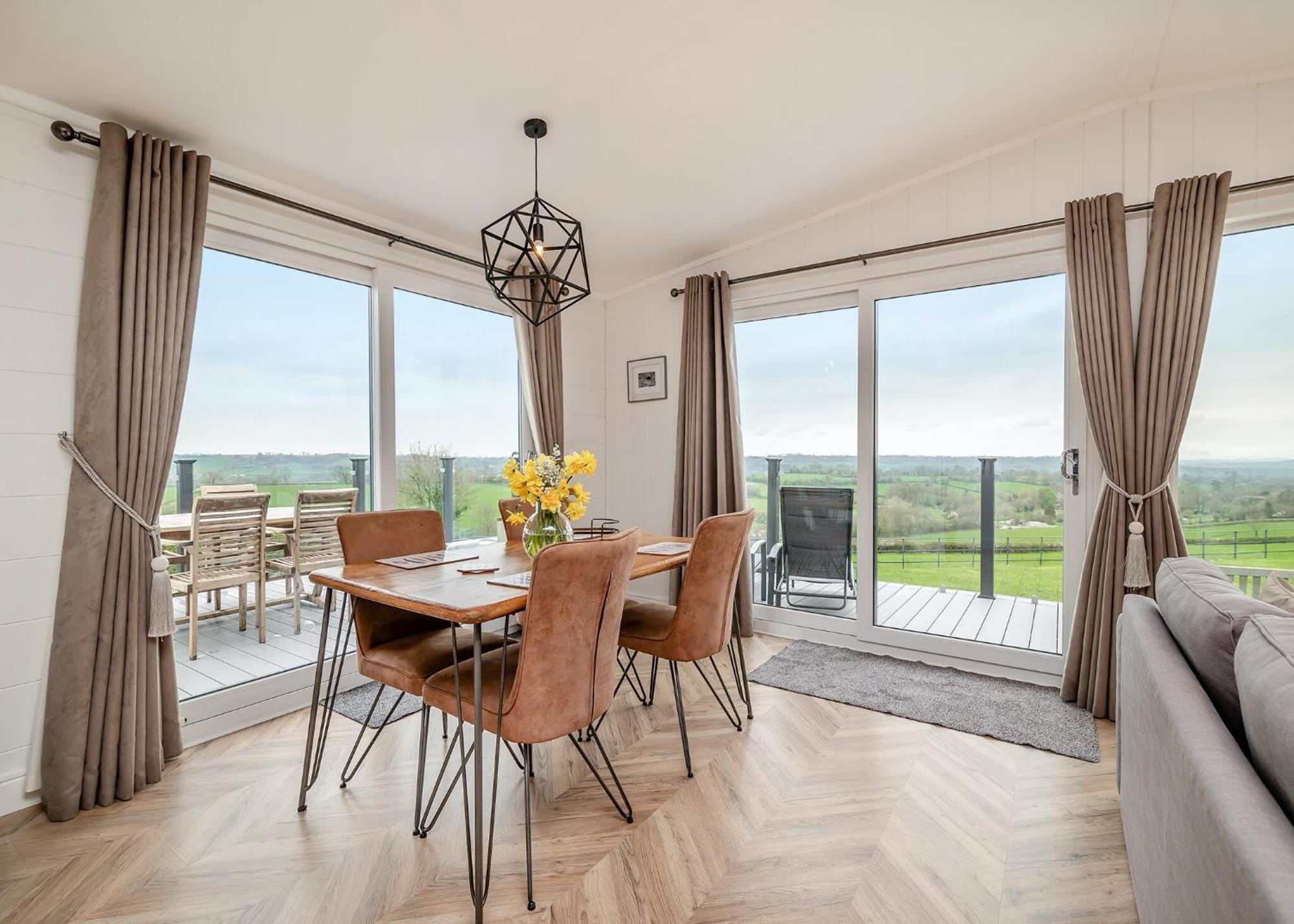 Midsomer Lodges Pilton Oda fotoğraf