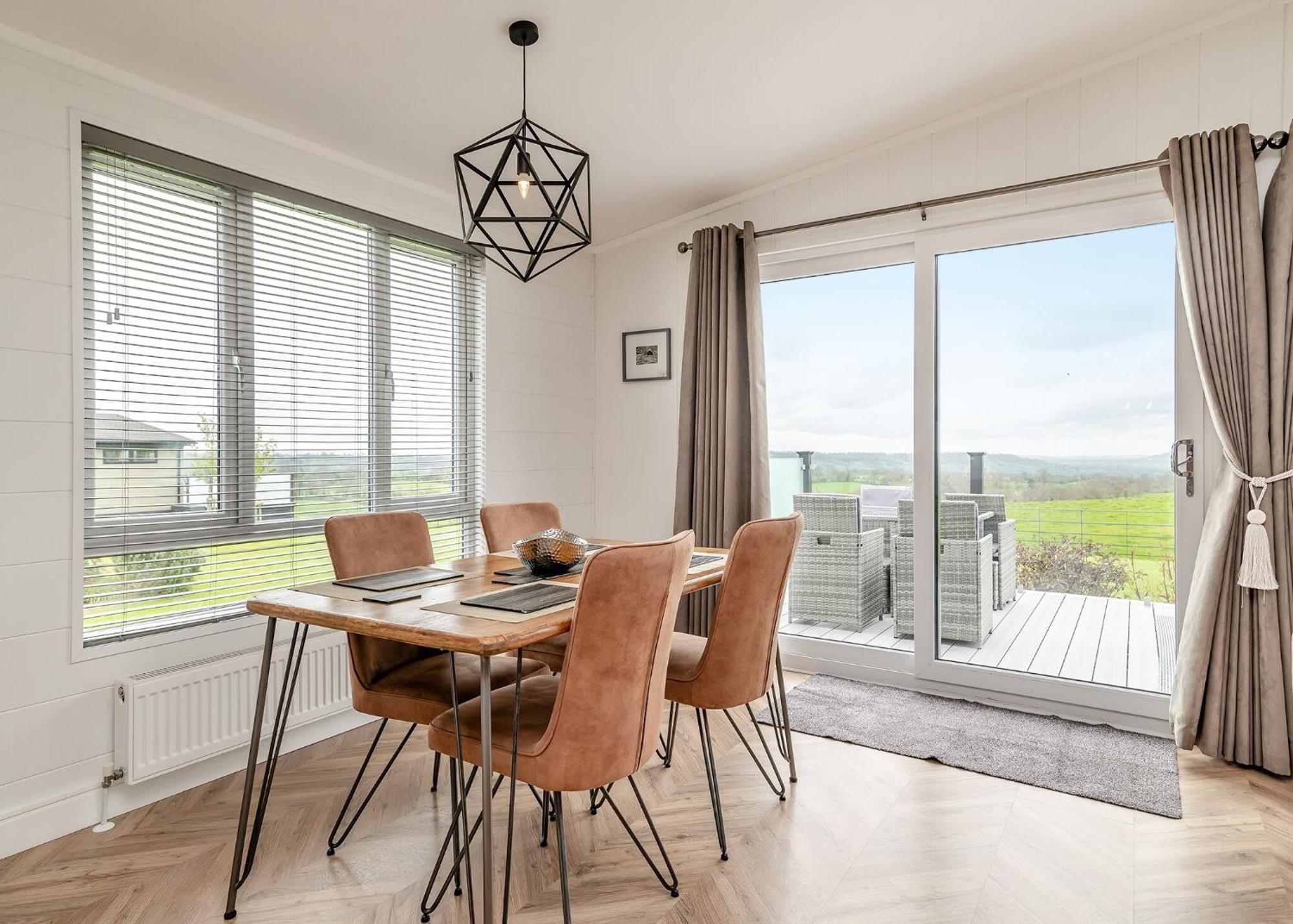 Midsomer Lodges Pilton Oda fotoğraf